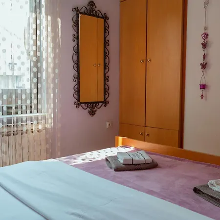 Fast Wifi Mirror 2 Bedroom *