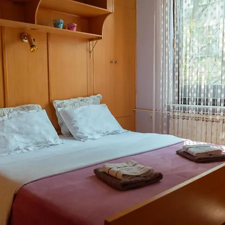 Fast Wifi Mirror 2 Bedroom